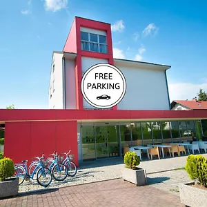 Hostel Simbol With Free Private Parking, Lublaň